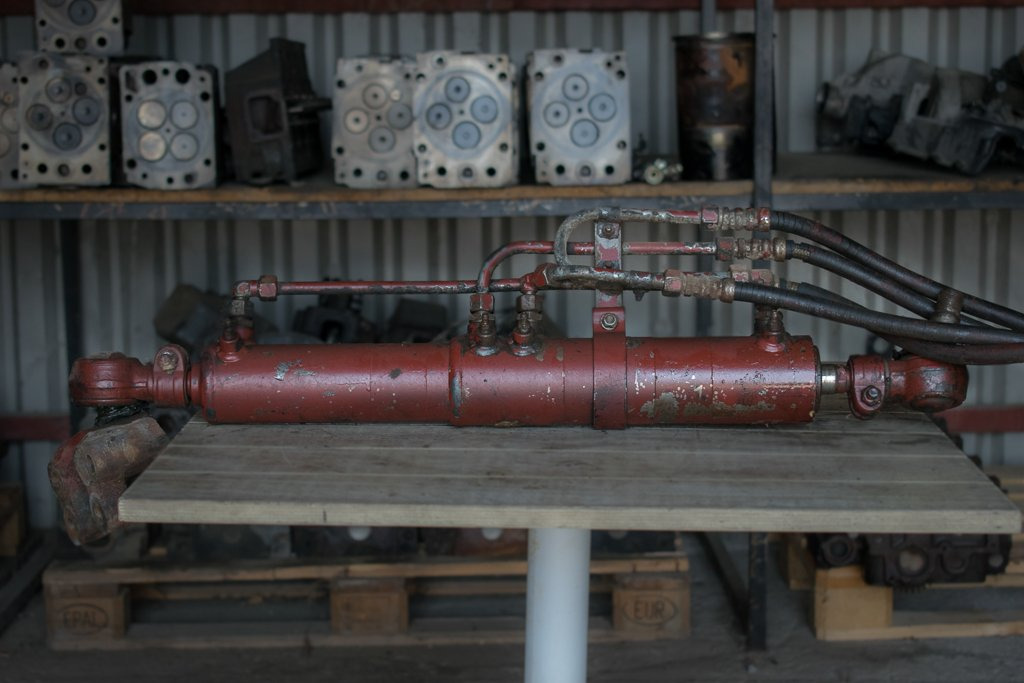 MERCEDES-BENZ SK HYDRAULIC STEERING BOTTLE - Гидравлический цилиндр для Грузовиков: фото 1 MERCEDES-BENZ SK HYDRAULIC STEERING BOTTLE - Гидравлический цилиндр для Грузовиков: фото 1