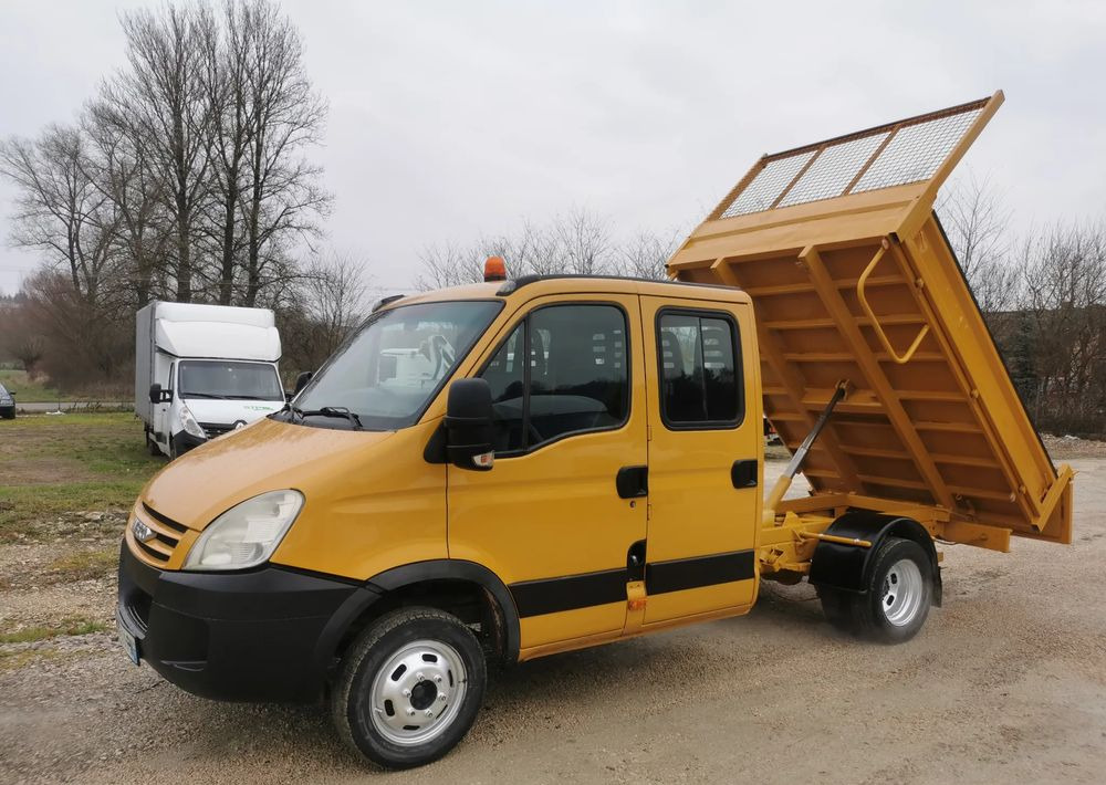 Iveco Daily 35C12 Brygadówka wywrotka Dubel hak kiper doka 35C13 - Малотоннажный самосвал: фото 2 Iveco Daily 35C12 Brygadówka wywrotka Dubel hak kiper doka 35C13 - Малотоннажный самосвал: фото 2