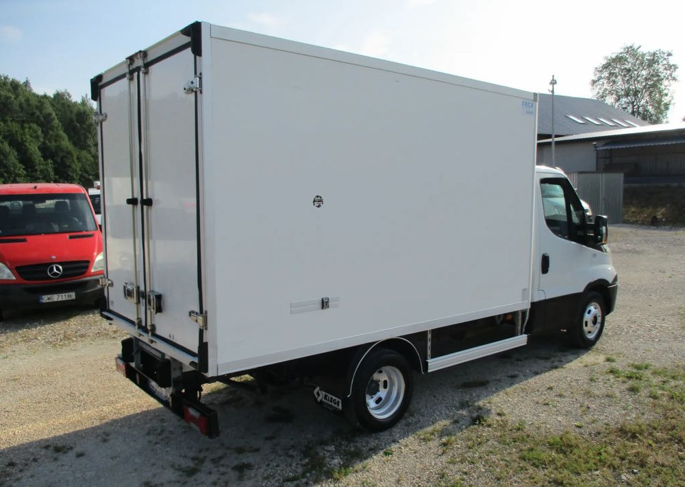 Iveco Daily 35C13 chłodnia Mroźnia na bliźniaku 35-130 Thermo King agregat - Фургон-рефрижератор: фото 4 Iveco Daily 35C13 chłodnia Mroźnia na bliźniaku 35-130 Thermo King agregat - Фургон-рефрижератор: фото 4