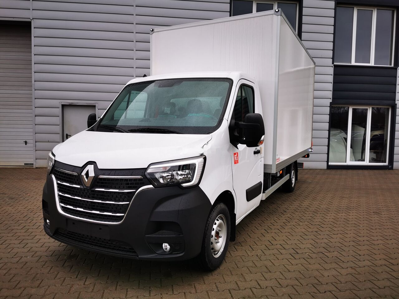 Новый Фургон с закрытым кузовом Renault MASTER KONTENER + WINDA - L3 - DMC 3,5: фото 1