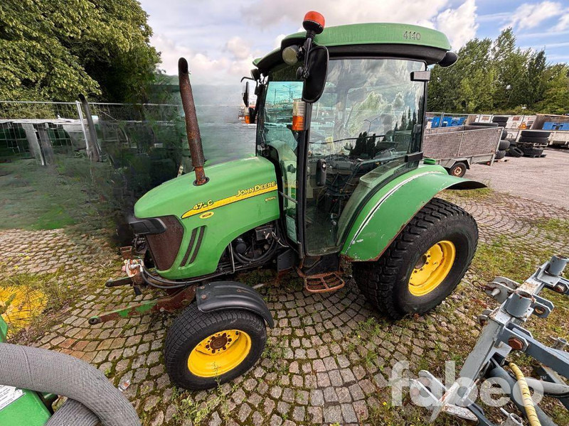 John Deere 4720 Kompakttraktor - Трактор: фото 1 John Deere 4720 Kompakttraktor - Трактор: фото 1