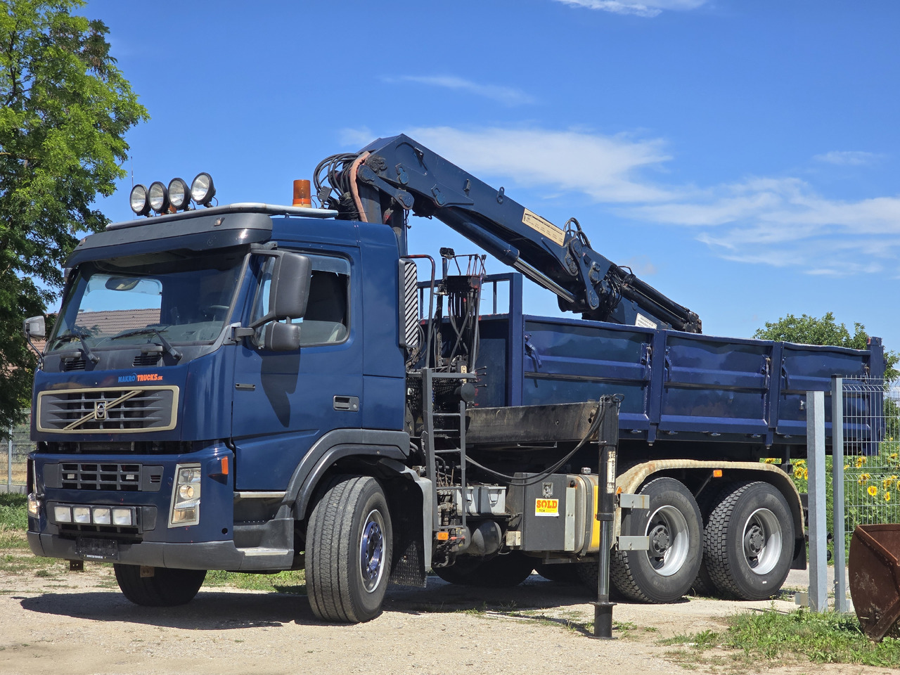 VOLVO FM 420 6X4 / KIPPER / CRANE HMF 1823 K4 - Самосвал, Автоманипулятор: фото 1 VOLVO FM 420 6X4 / KIPPER / CRANE HMF 1823 K4 - Самосвал, Автоманипулятор: фото 1