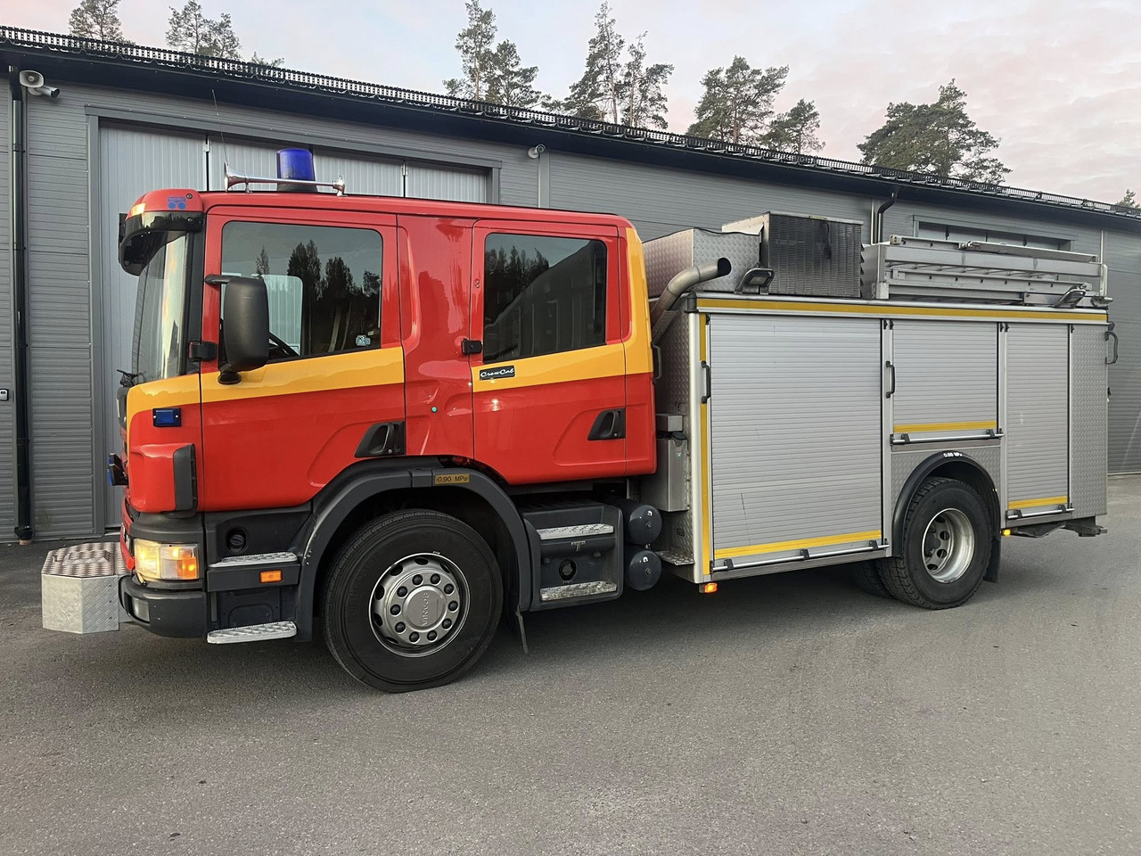 SCANIA P94GB 4x2 NZ310 - Fire engine - Пожарная машина: фото 1 SCANIA P94GB 4x2 NZ310 - Fire engine - Пожарная машина: фото 1