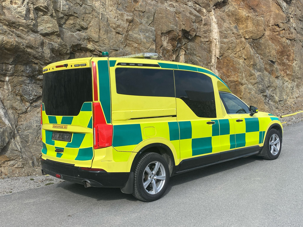 Volvo Nilsson XC90 D5 AWD - Ambulance - RESERVERAD !! - Машина скорой помощи: фото 3 Volvo Nilsson XC90 D5 AWD - Ambulance - RESERVERAD !! - Машина скорой помощи: фото 3