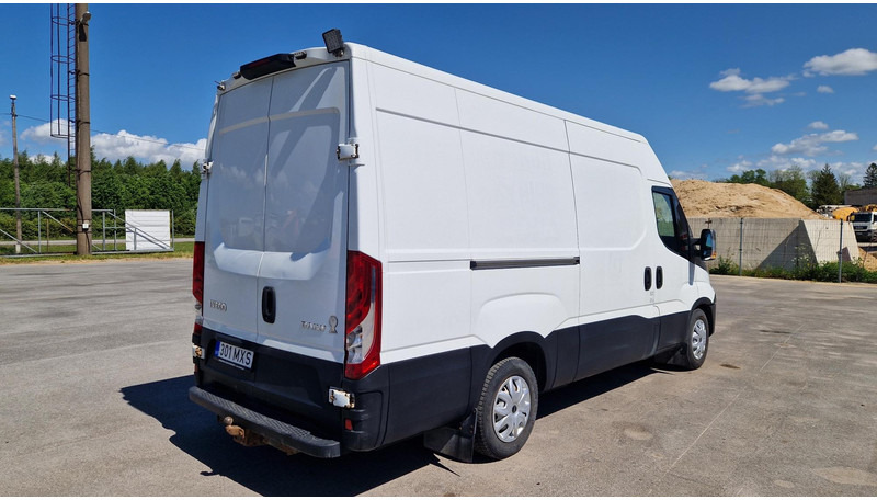 Iveco 35S15 4X2 - Цельнометаллический фургон: фото 3 Iveco 35S15 4X2 - Цельнометаллический фургон: фото 3