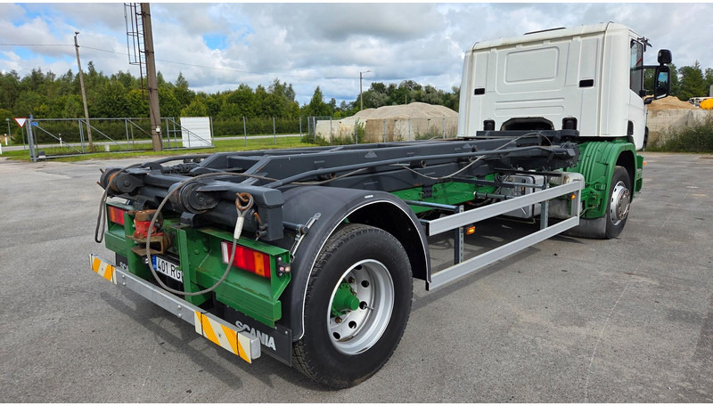 Scania P94 4X2 220 - Тросовый мультилифт: фото 3 Scania P94 4X2 220 - Тросовый мультилифт: фото 3