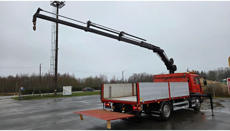 Volvo FL220 4X2 HIAB 077 - Грузовик бортовой/ Платформа, Автоманипулятор: фото 3 Volvo FL220 4X2 HIAB 077 - Грузовик бортовой/ Платформа, Автоманипулятор: фото 3