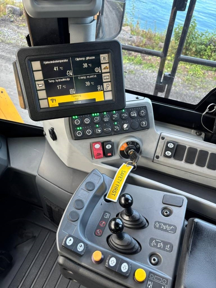 Колёсный погрузчик CAT 988 K (On Transport): фото 9