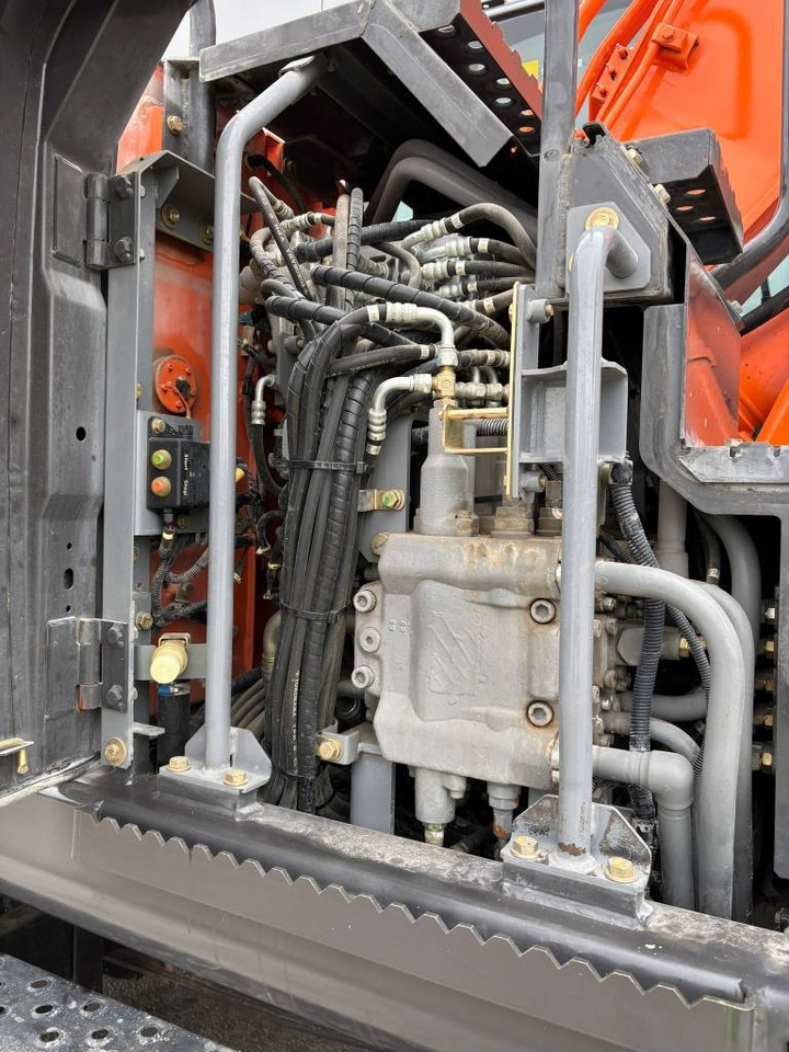 Hitachi ZX 140 W-5B  в лизинг Hitachi ZX 140 W-5B: фото 16