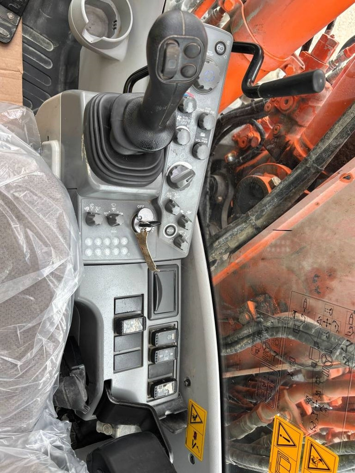 Hitachi ZX 140 W-5B  в лизинг Hitachi ZX 140 W-5B: фото 12