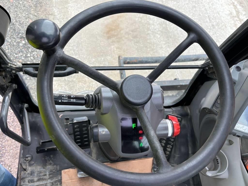 Hitachi ZX 140 W-5B  в лизинг Hitachi ZX 140 W-5B: фото 11