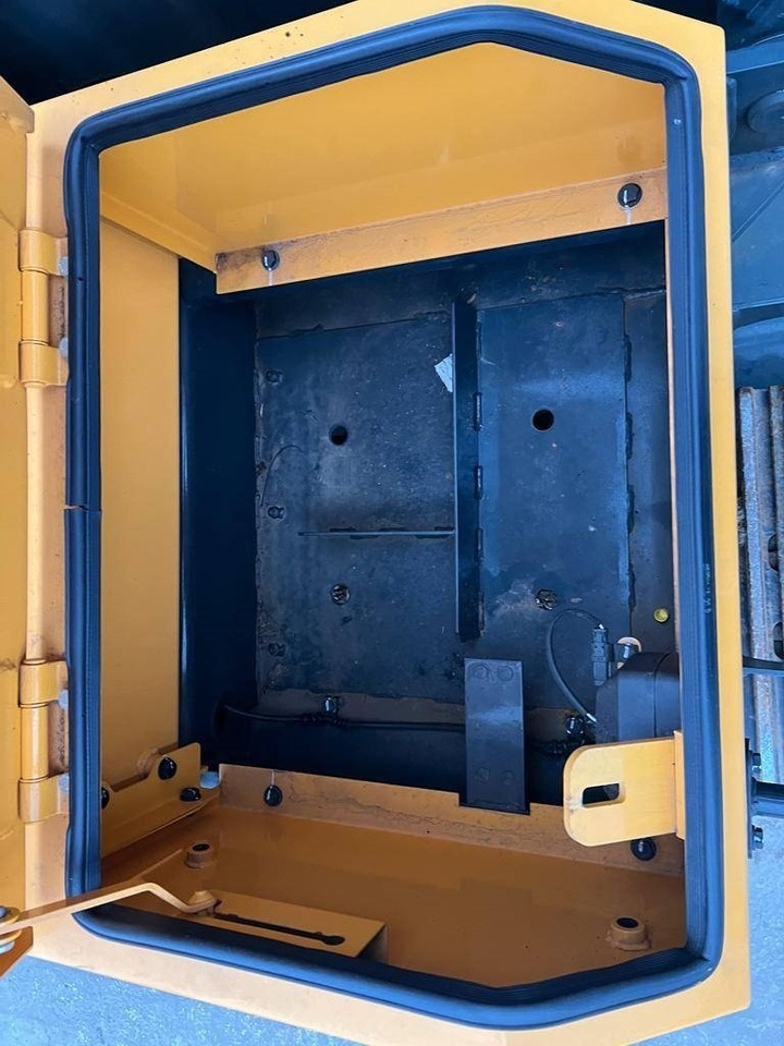 Новый Гусеничный экскаватор Hyundai R 210: фото 20