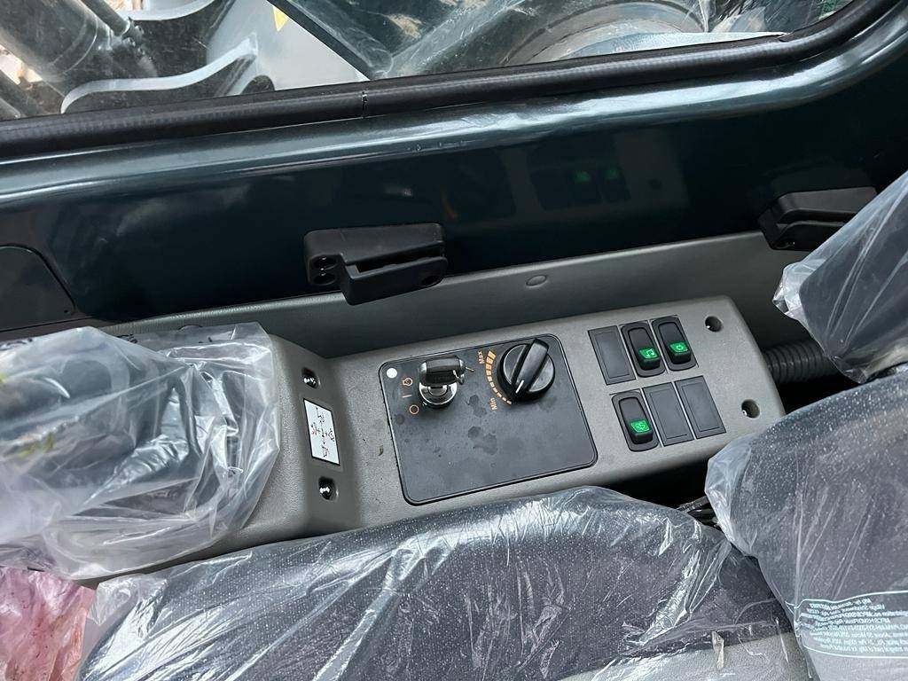 Новый Гусеничный экскаватор Hyundai R 210: фото 13