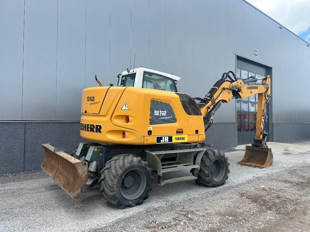 Liebherr A 912 Compact (2 Buckets) - Колёсный экскаватор: фото 5 Liebherr A 912 Compact (2 Buckets) - Колёсный экскаватор: фото 5