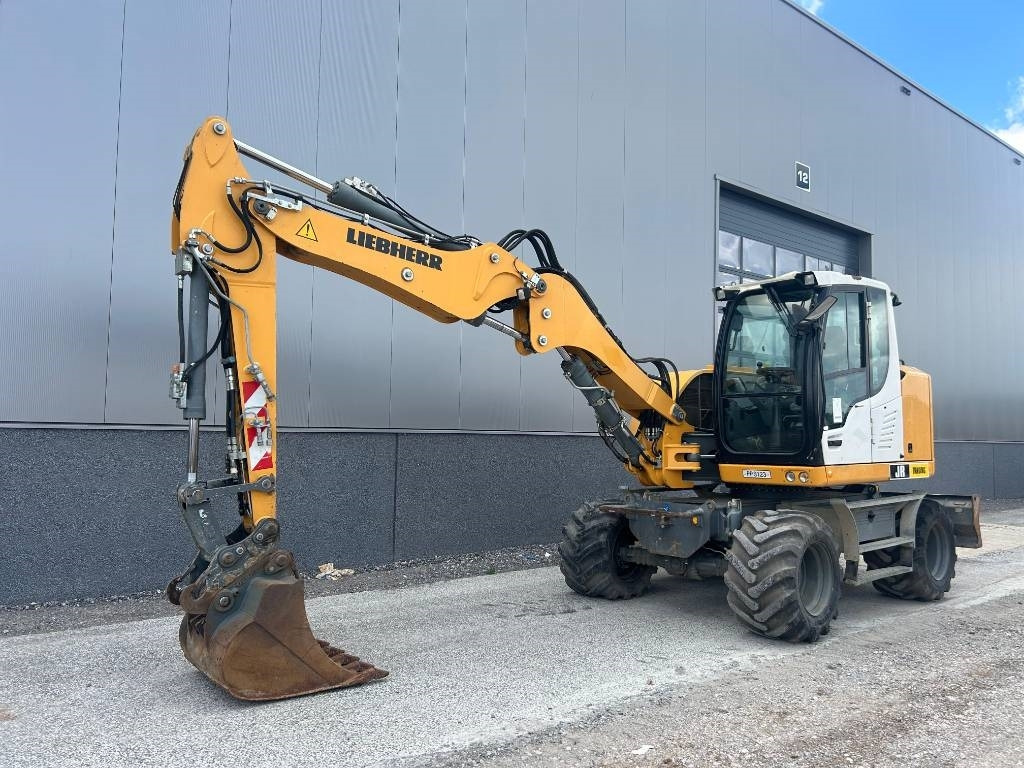 Liebherr A 912 Compact (2 Buckets) - Колёсный экскаватор: фото 2 Liebherr A 912 Compact (2 Buckets) - Колёсный экскаватор: фото 2