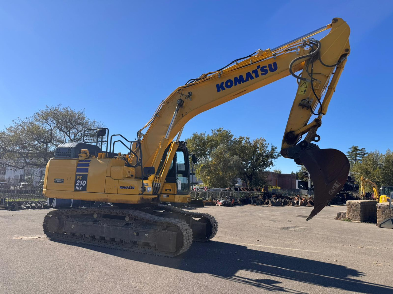 KOMATSU PC210 NLC-11 - Экскаватор: фото 1 KOMATSU PC210 NLC-11 - Экскаватор: фото 1
