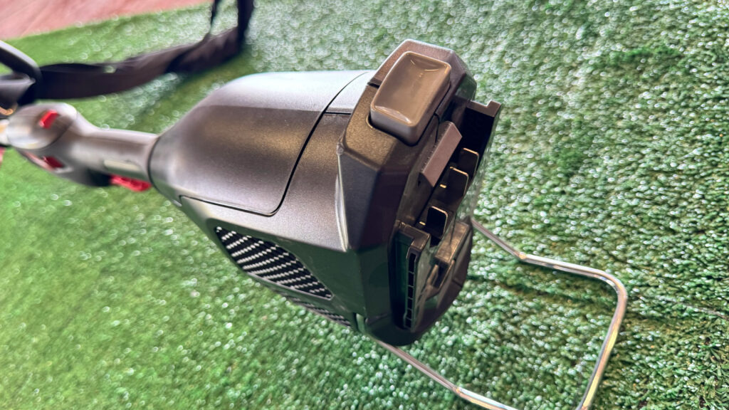 Toro – Decespugliatore a batteria serie REVOLUTION 66210T - Газонокосилка: фото 3 Toro – Decespugliatore a batteria serie REVOLUTION 66210T - Газонокосилка: фото 3
