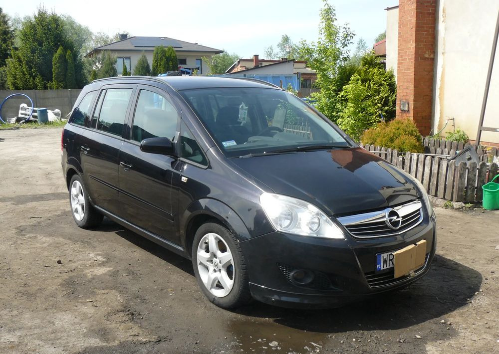 Opel Zafira 1.9 CDTI Cosmo - Внедорожник: фото 2 Opel Zafira 1.9 CDTI Cosmo - Внедорожник: фото 2