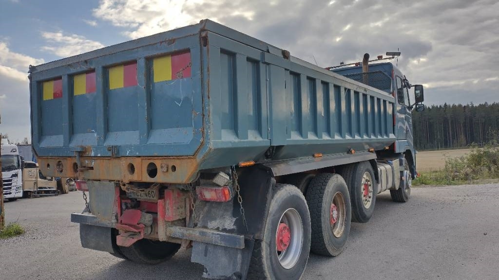 Volvo FH13 8x4 autom.kasettilava - Самосвал: фото 4 Volvo FH13 8x4 autom.kasettilava - Самосвал: фото 4