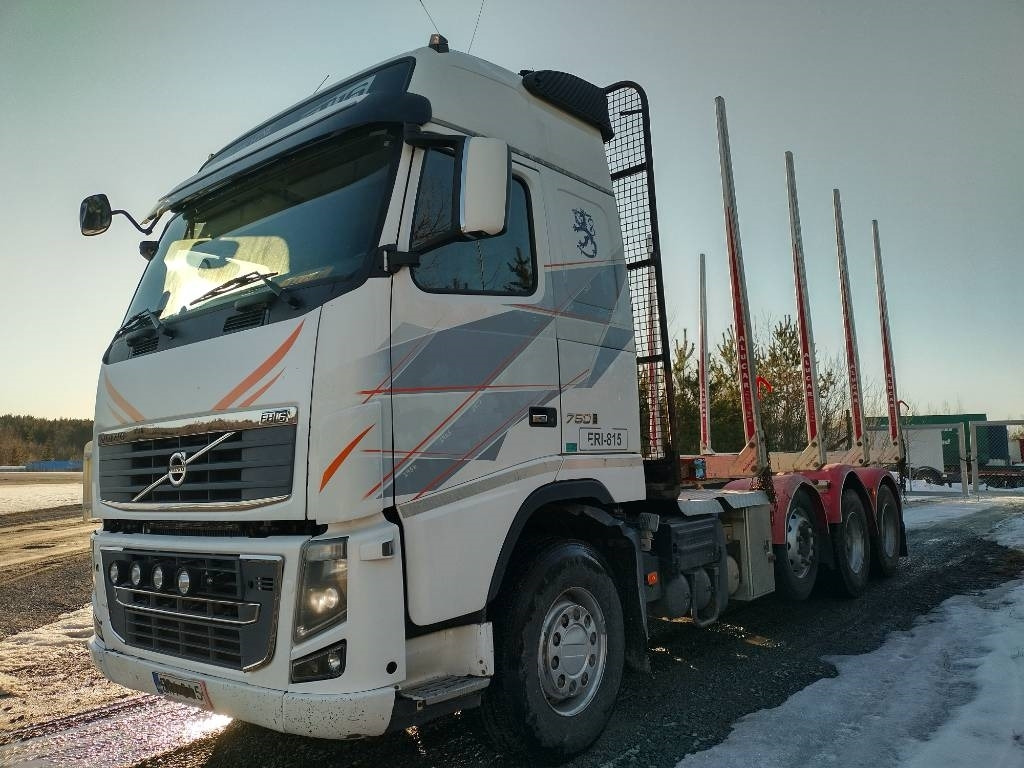 Volvo FH750 puuvarustus, napaperät,trippeli - Лесовоз: фото 1 Volvo FH750 puuvarustus, napaperät,trippeli - Лесовоз: фото 1
