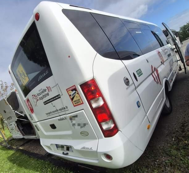 Iveco FERQUI SUNRISE / 35 MIEJSC/ EURO 6 SPROWADZONE - Микроавтобус, Пассажирский фургон: фото 3 Iveco FERQUI SUNRISE / 35 MIEJSC/ EURO 6 SPROWADZONE - Микроавтобус, Пассажирский фургон: фото 3