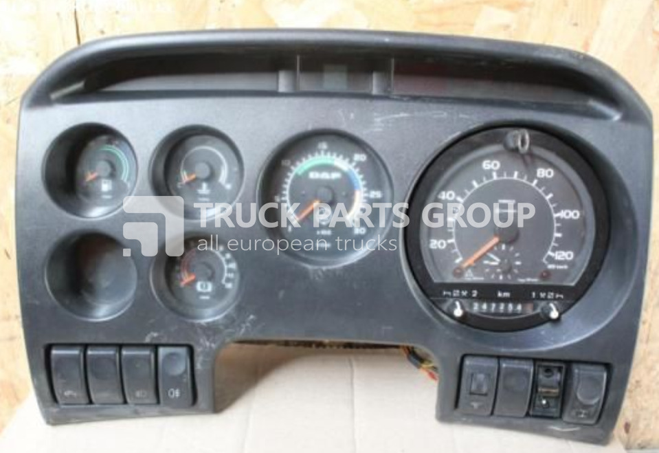 DAF 95XF 1554, DIP-4 95 XF EURO3, EURO2, instrument panel, instrumen dashboard - Приборная панель для Грузовиков: фото 1 DAF 95XF 1554, DIP-4 95 XF EURO3, EURO2, instrument panel, instrumen dashboard - Приборная панель для Грузовиков: фото 1
