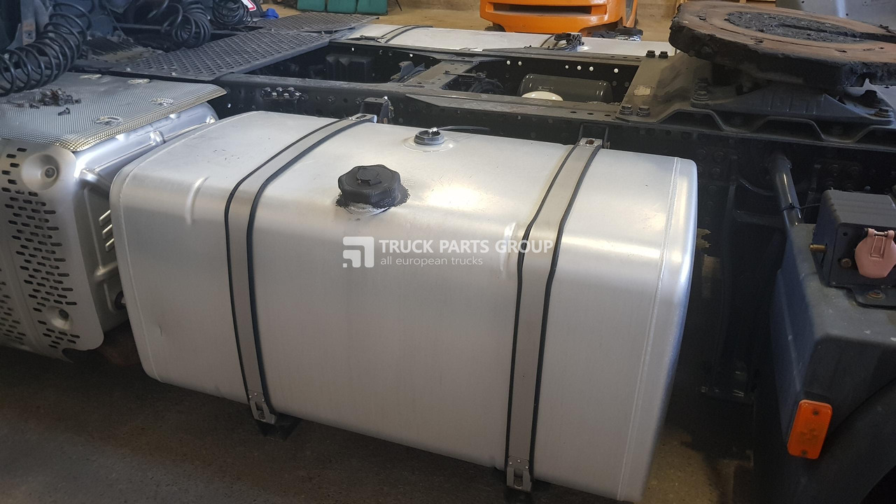 IVECO IVECO STRALIS EURO6 emission fuel tanks, reservoirs with mountings brackets 700l + 480l left + right fuel tanks set 5801312015, 41042847 - Топливный бак для Грузовиков: фото 4 IVECO IVECO STRALIS EURO6 emission fuel tanks, reservoirs with mountings brackets 700l + 480l left + right fuel tanks set 5801312015, 41042847 - Топливный бак для Грузовиков: фото 4