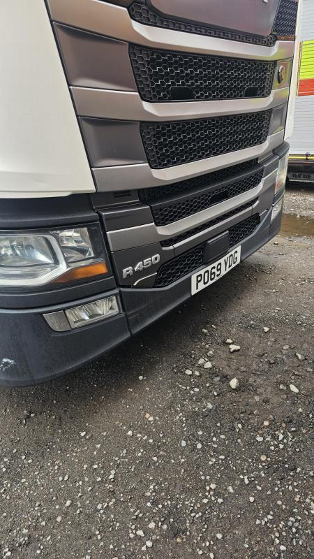 Тягач Scania R450: фото 9