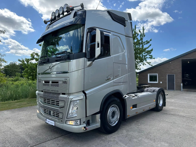 Volvo FH 460 / GLOBETROTTER / EURO 6 / I-Shift / HYDRAULIC / FULL AIR / NEW TACHO - Тягач: фото 1 Volvo FH 460 / GLOBETROTTER / EURO 6 / I-Shift / HYDRAULIC / FULL AIR / NEW TACHO - Тягач: фото 1