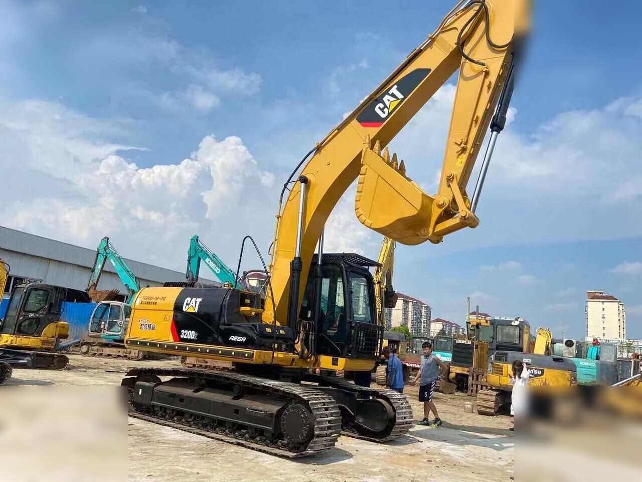 CATERPILLAR 320D2 - Гусеничный экскаватор: фото 2 CATERPILLAR 320D2 - Гусеничный экскаватор: фото 2