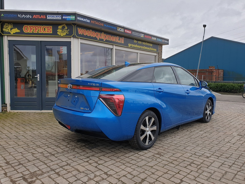 Toyota Mirai - Седан: фото 5 Toyota Mirai - Седан: фото 5