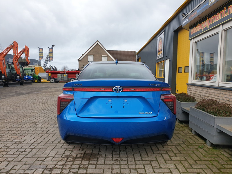 Toyota Mirai - Седан: фото 4 Toyota Mirai - Седан: фото 4