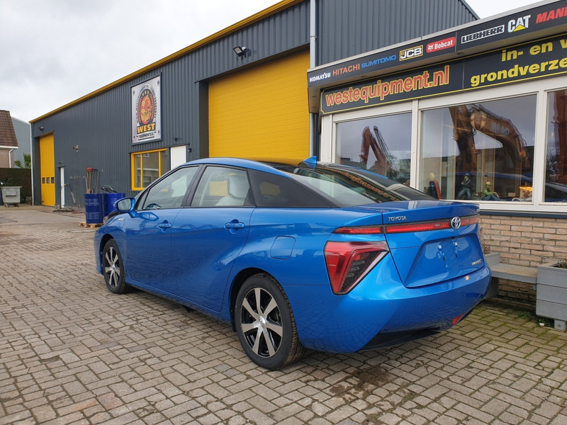 Toyota Mirai - Седан: фото 3 Toyota Mirai - Седан: фото 3
