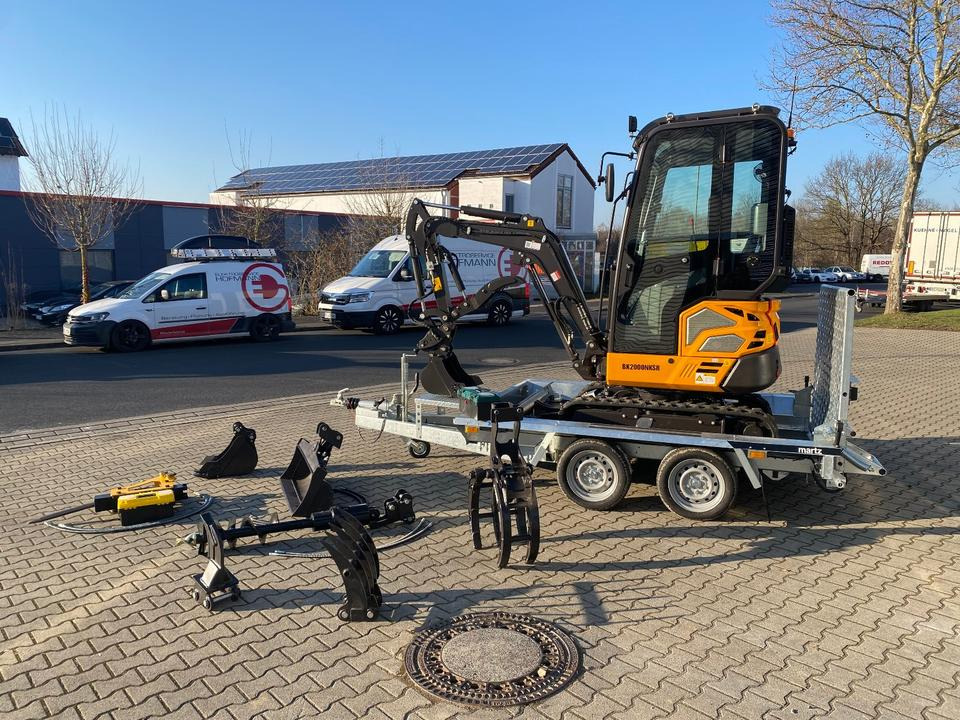 Minibagger BK2000NKSR + Tieflader + Zubehör *INKL.19% MWST*BERGER KRAUS*KUBOTA* KLIMA*SCHWENKARM*VERSTELLFAHRWERK* - Мини-экскаватор: фото 3 Minibagger BK2000NKSR + Tieflader + Zubehör *INKL.19% MWST*BERGER KRAUS*KUBOTA* KLIMA*SCHWENKARM*VERSTELLFAHRWERK* - Мини-экскаватор: фото 3