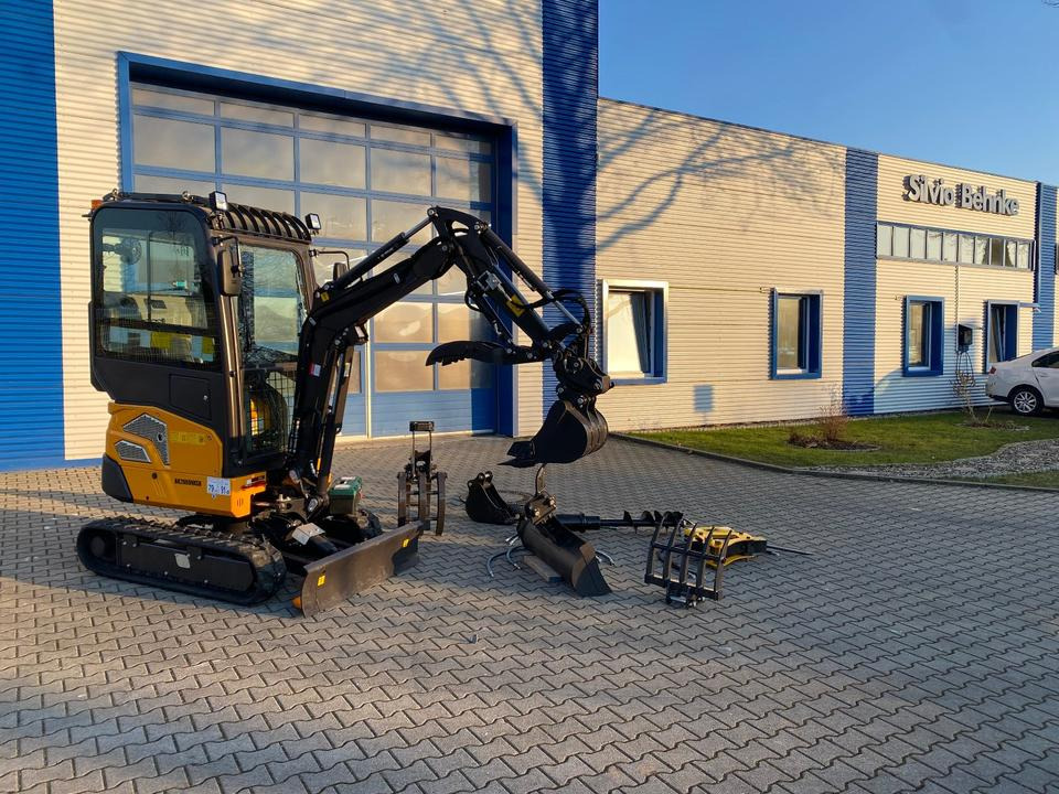 Minibagger BK2000NKSR inkl. Zubehörpaket *INKL.19% MWST*BERGER KRAUS*KUBOTA* KLIMA*SCHWENKARM*VERSTELLFAHRWERK* - Мини-экскаватор: фото 5 Minibagger BK2000NKSR inkl. Zubehörpaket *INKL.19% MWST*BERGER KRAUS*KUBOTA* KLIMA*SCHWENKARM*VERSTELLFAHRWERK* - Мини-экскаватор: фото 5