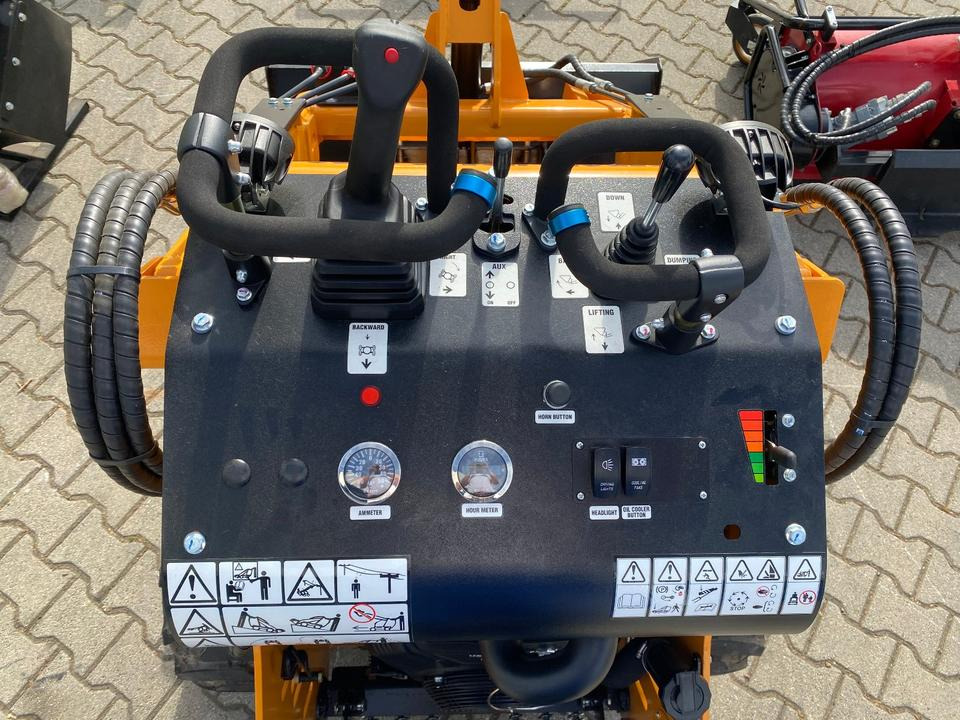Radlader / Minilader BK323S mit Zubehör Komplettpaket *INKL.19% MWST.*BERGER KRAUS*BRIGGS&STRATTON* - Мини-погрузчик с бортовым поворотом: фото 5 Radlader / Minilader BK323S mit Zubehör Komplettpaket *INKL.19% MWST.*BERGER KRAUS*BRIGGS&STRATTON* - Мини-погрузчик с бортовым поворотом: фото 5