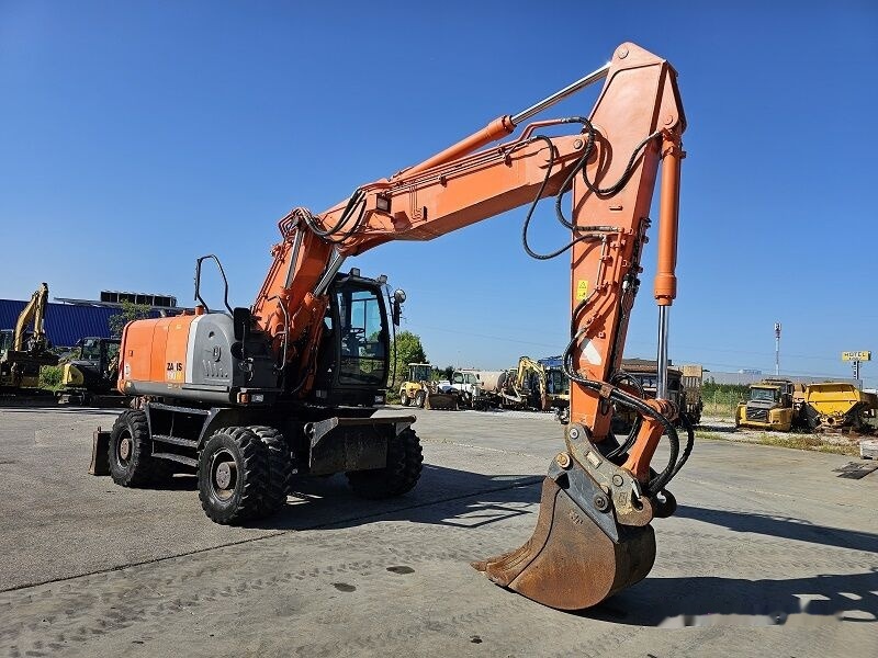 Hitachi ZX190W-3 - Колёсный экскаватор: фото 5 Hitachi ZX190W-3 - Колёсный экскаватор: фото 5