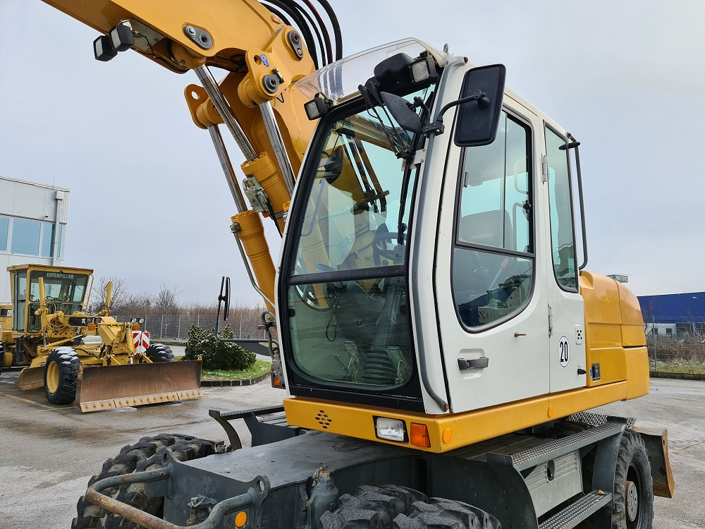 Строительная техника LIEBHERR A316: фото 8