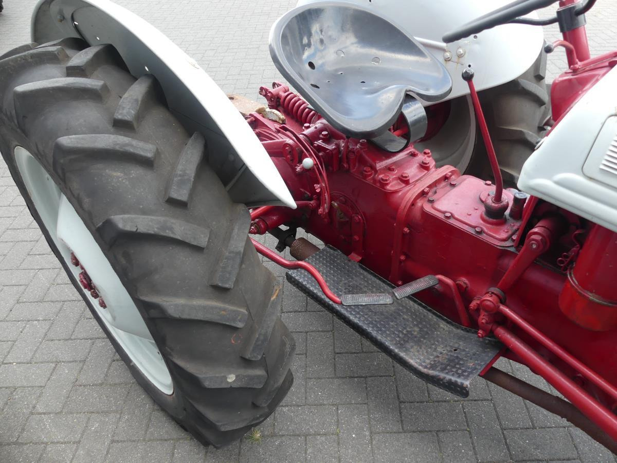 Трактор Ford 8N, Dearborn: фото 21