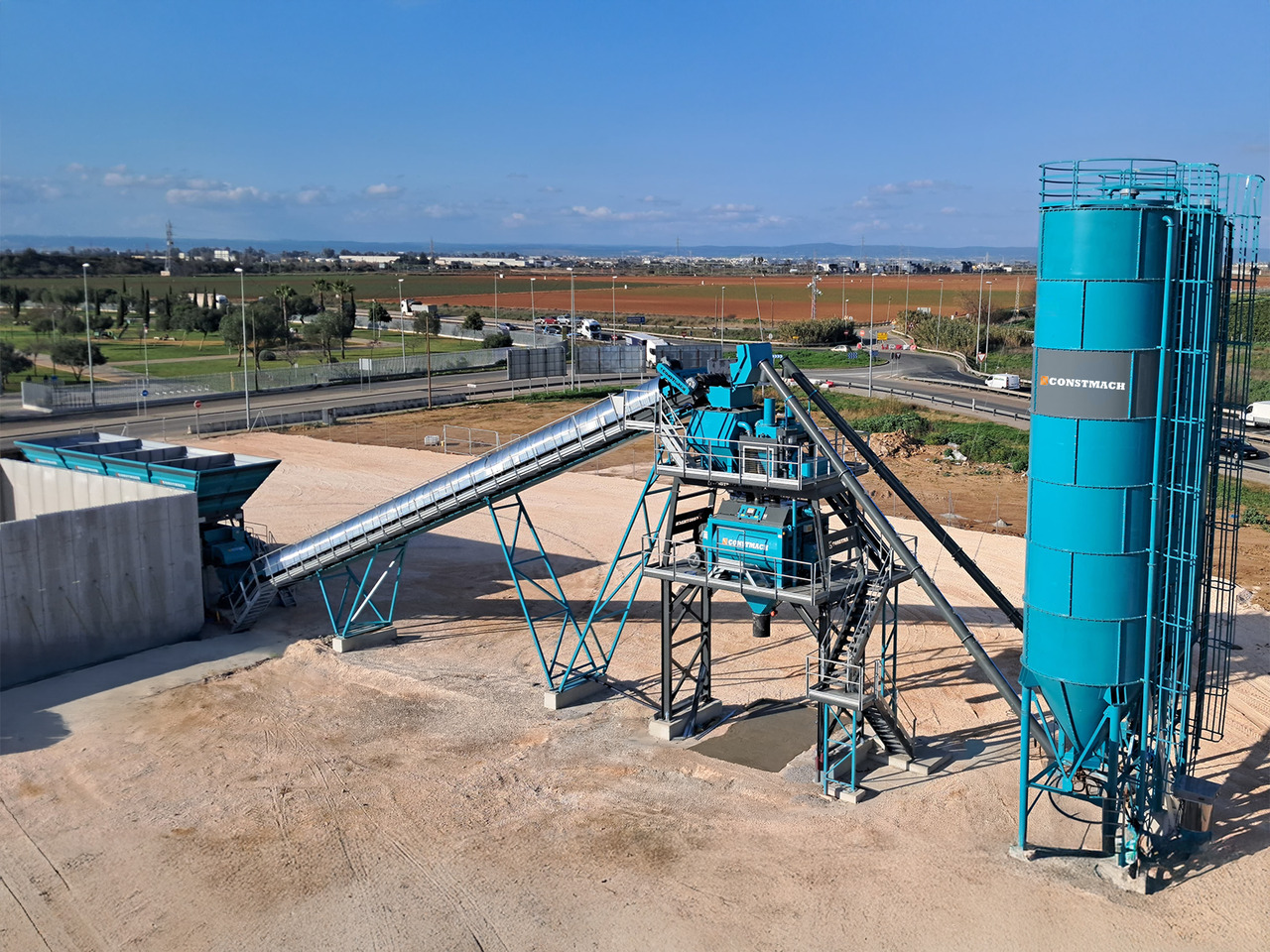 Constmach Centrale à Béton Stationnaire d'une Capacité de 120 m³/h - Бетонный завод: фото 1 Constmach Centrale à Béton Stationnaire d'une Capacité de 120 m³/h - Бетонный завод: фото 1