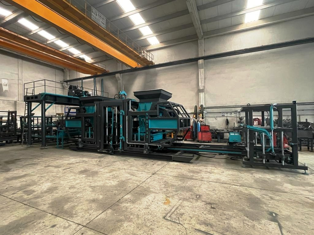 Constmach Machine de Fabrication de Blocs de Béton BS-20 Garantie de 2 ans - Вибропресс: фото 2 Constmach Machine de Fabrication de Blocs de Béton BS-20 Garantie de 2 ans - Вибропресс: фото 2