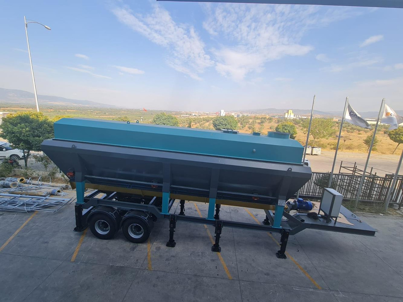 Constmach Silo à Ciment Mobile (Silo à Ciment Horizontal) - Силос для цемента: фото 1 Constmach Silo à Ciment Mobile (Silo à Ciment Horizontal) - Силос для цемента: фото 1