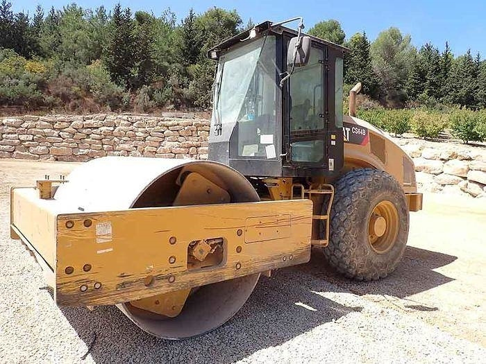 CAT CS64B - Виброплита: фото 2 CAT CS64B - Виброплита: фото 2