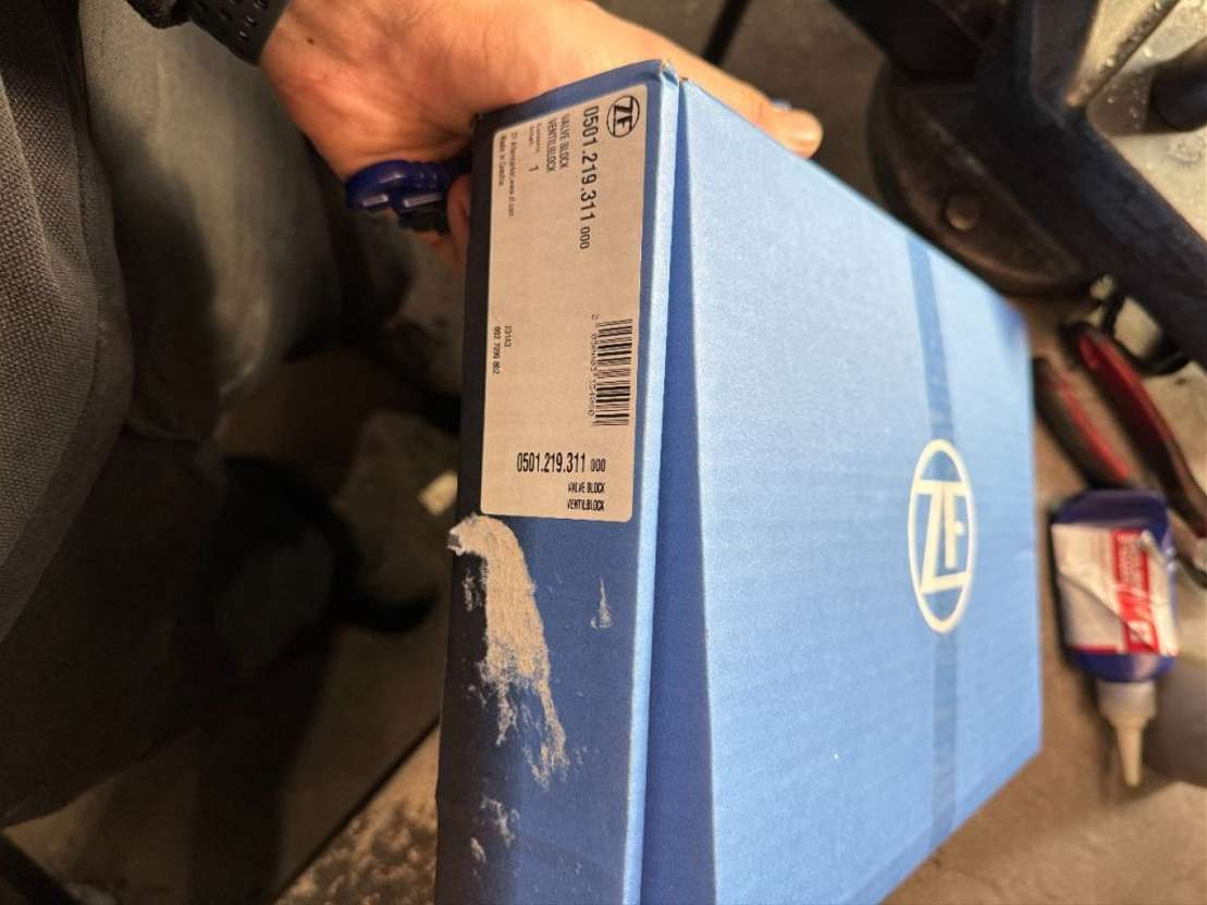 ZF Ventilblock fr 16S Getriebe MAN Iveco  - Клапан для Грузовиков: фото 1 ZF Ventilblock fr 16S Getriebe MAN Iveco  - Клапан для Грузовиков: фото 1