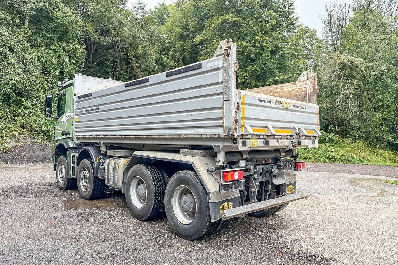 Mercedes-Benz Arocs 4152 - Самосвал: фото 3 Mercedes-Benz Arocs 4152 - Самосвал: фото 3