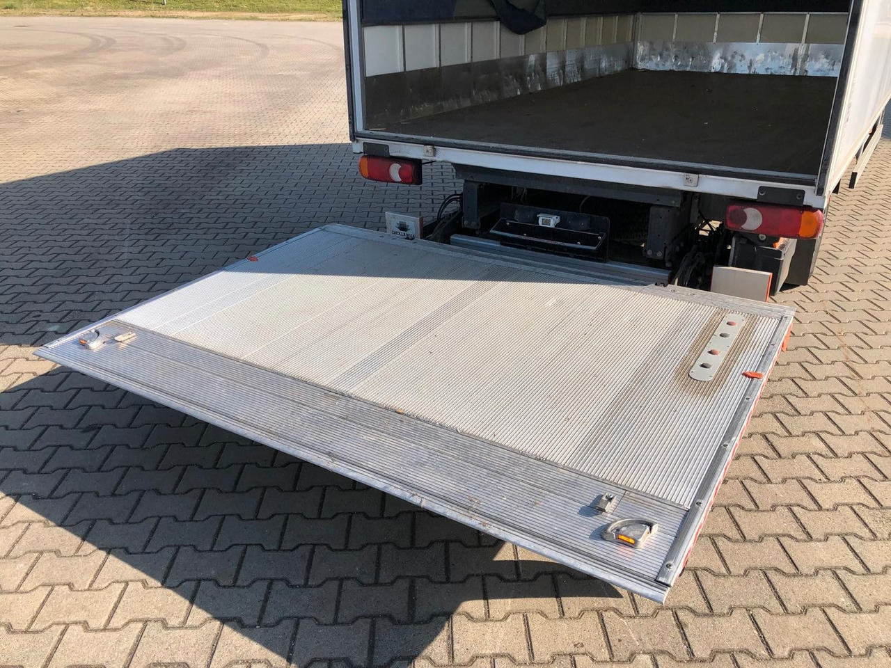 Renault MASTER RED 3.5T*LBW*Klima*4.2m*AUCH MIETE - Фургон с закрытым кузовом: фото 4 Renault MASTER RED 3.5T*LBW*Klima*4.2m*AUCH MIETE - Фургон с закрытым кузовом: фото 4