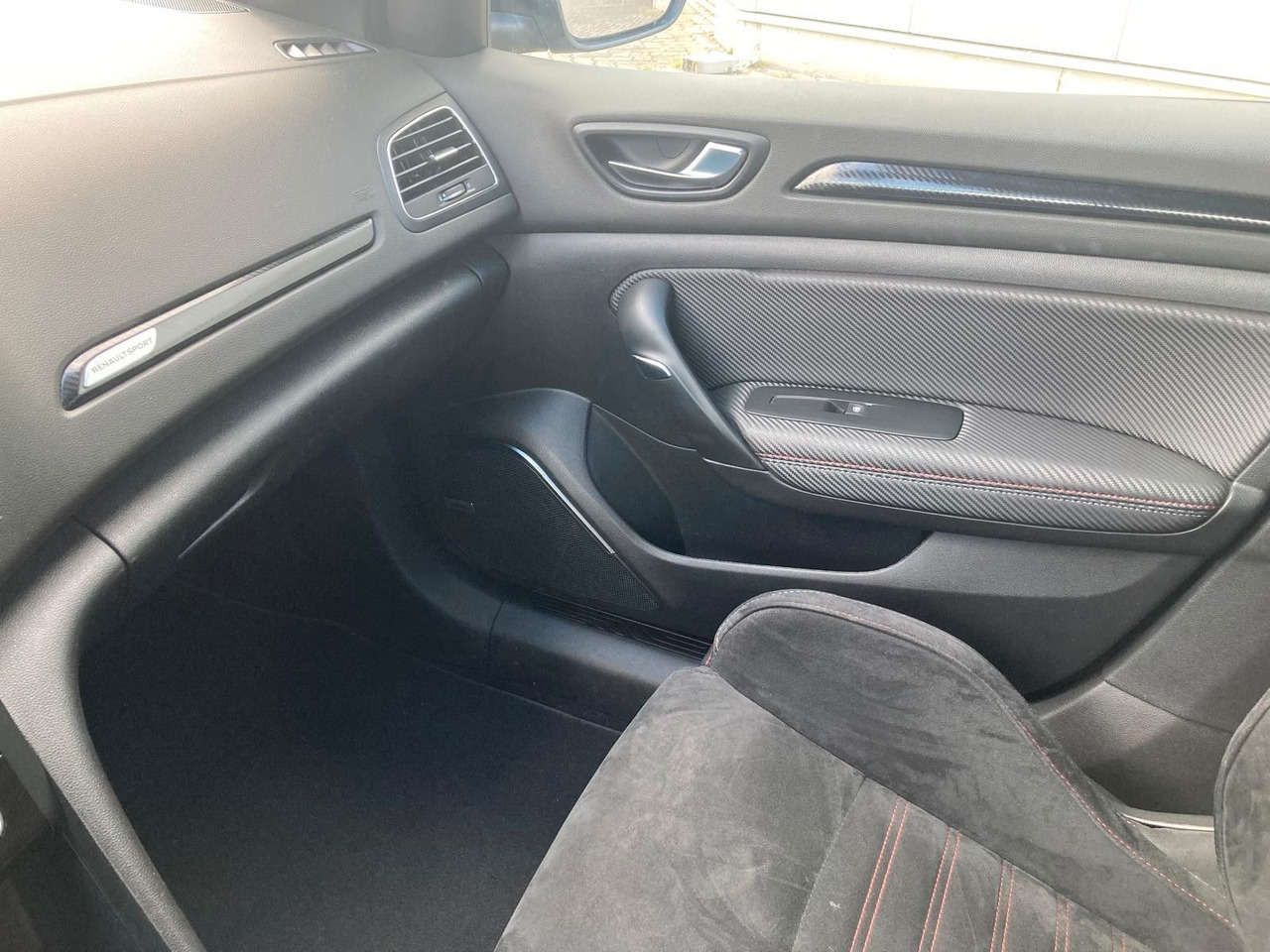 Легковой автомобиль Renault Megane IV Lim. 5-trg. R.S. Trophy TCe 300: фото 19