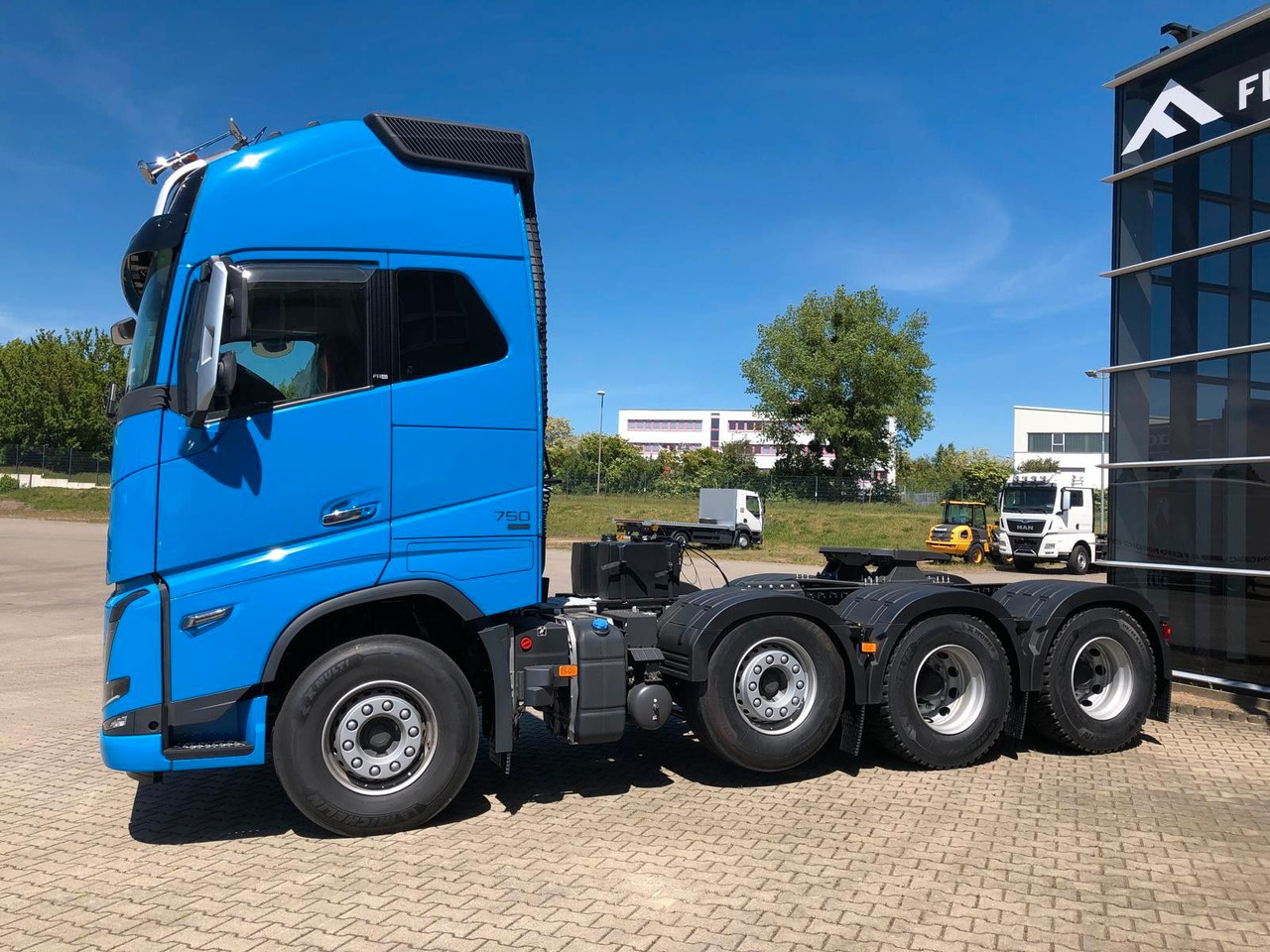 Volvo FH16 750 XL 8x4 Tridem*100T*Kriechgänge*Retarder Volvo FH16 750 XL 8x4 Tridem*100T*Kriechgänge*Retarder - Тягач: фото 2 Volvo FH16 750 XL 8x4 Tridem*100T*Kriechgänge*Retarder Volvo FH16 750 XL 8x4 Tridem*100T*Kriechgänge*Retarder - Тягач: фото 2