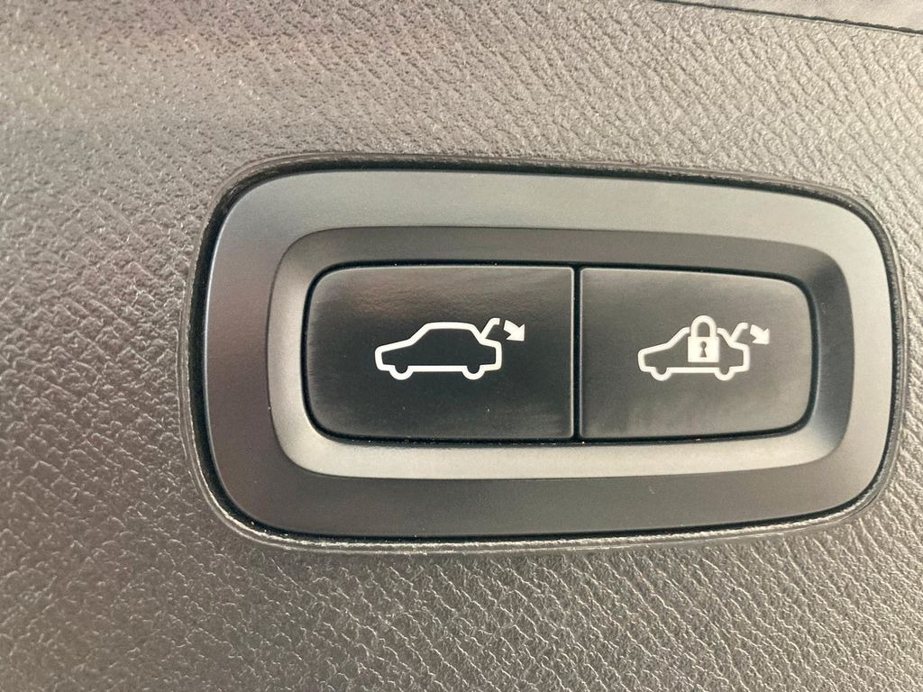Внедорожник Volvo XC 90 T8 7-Sitzer Inscr. Expr. Recharge AWD: фото 6