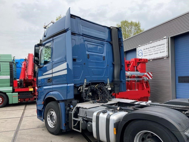 Mercedes-Benz Actros 2863 LS 6x4 - Тягач: фото 4 Mercedes-Benz Actros 2863 LS 6x4 - Тягач: фото 4